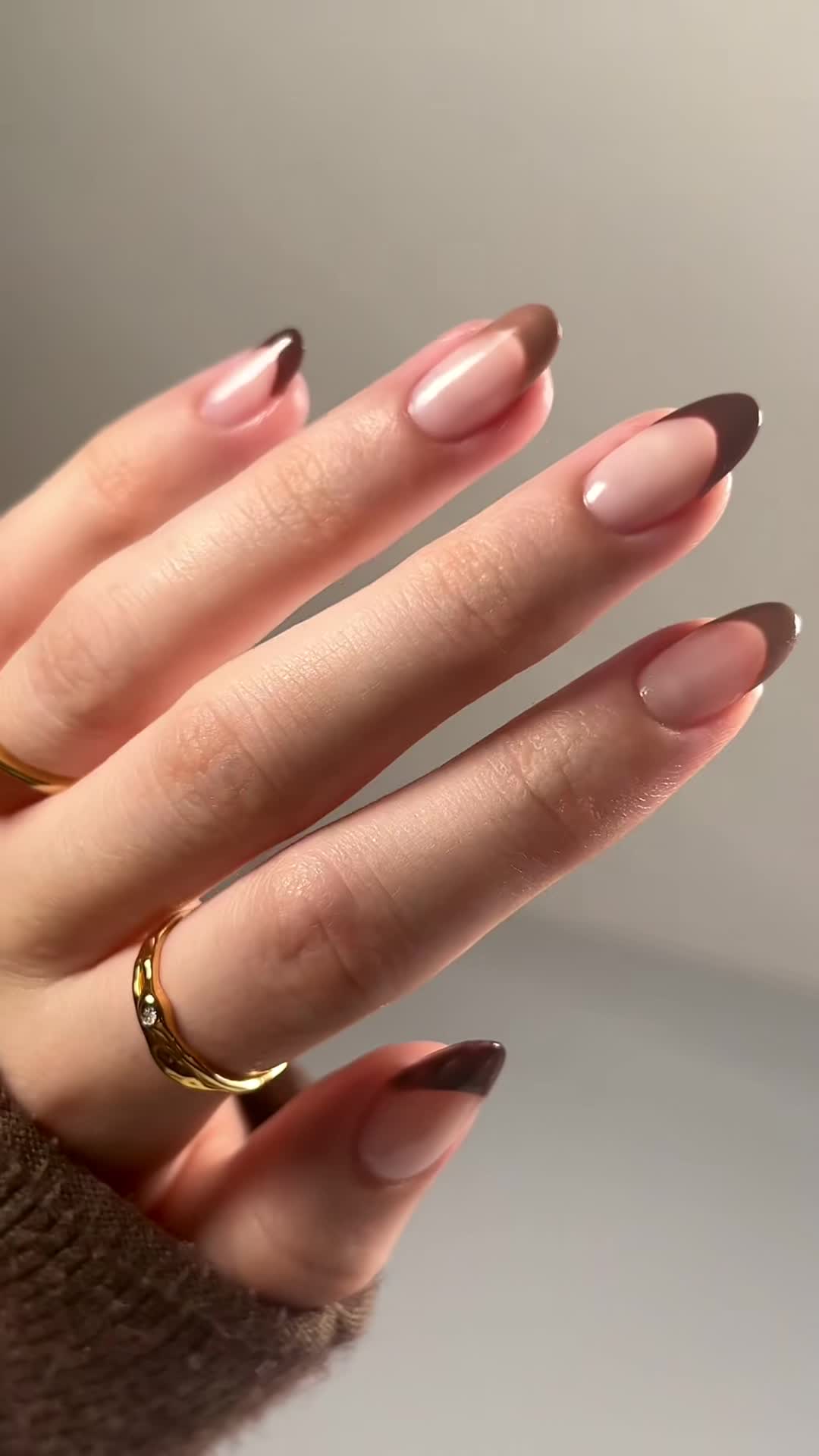 Chic French Tips for the Perfect Autumn Look